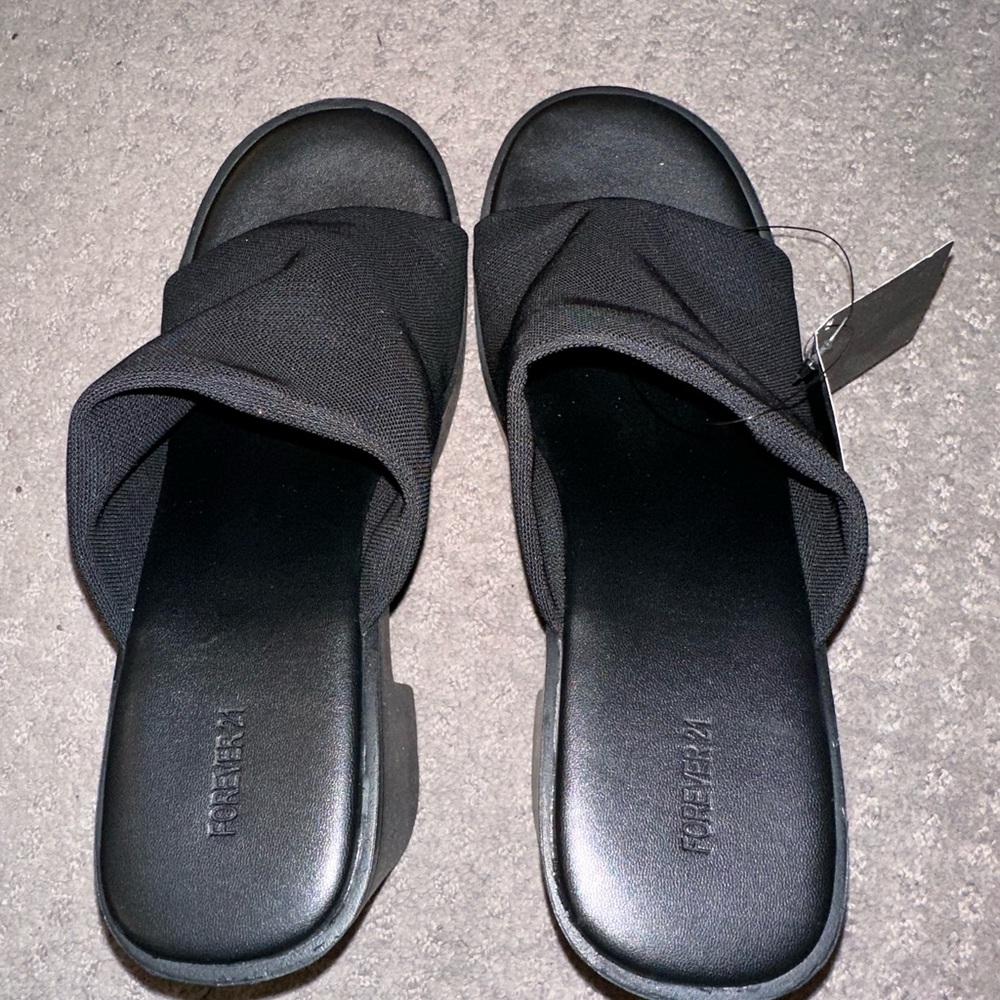Forever 21 Black Sandals SIZE 10